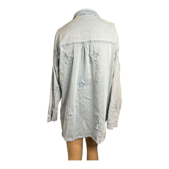 Pink Lily Distressed Star Patch Chambray Button Down Shirt – Size M - Picture 2 of 5